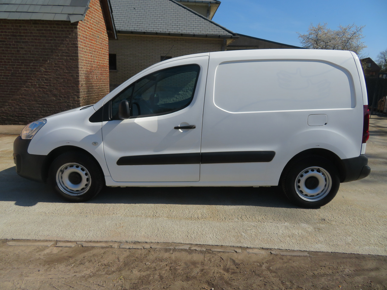 CITROËN Berlingo 1.6 BlueHDi CLUB - Fourgon utilitaire: photos 4 CITROËN Berlingo 1.6 BlueHDi CLUB - Fourgon utilitaire: photos 4