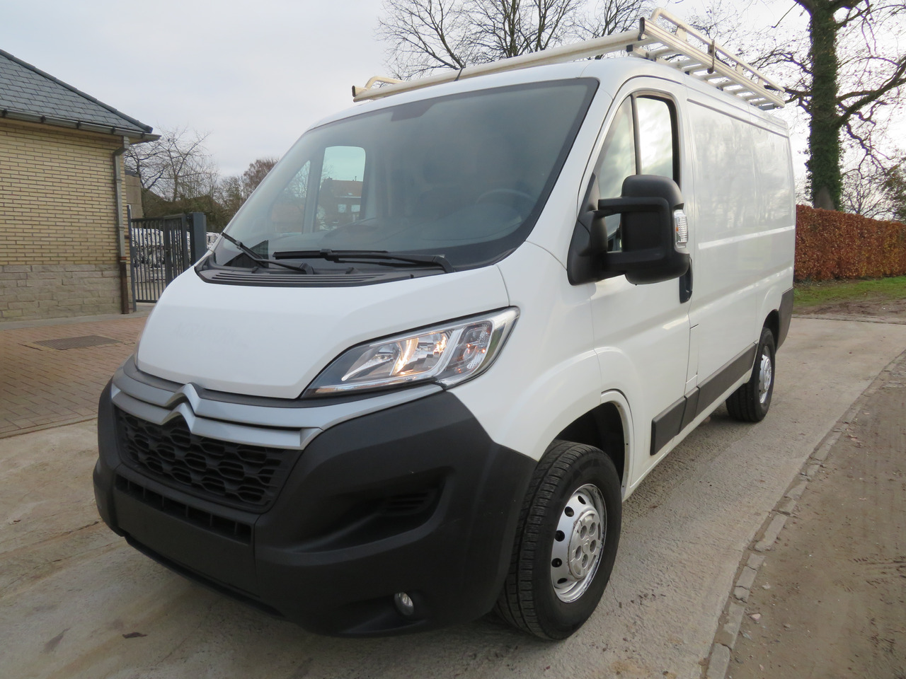 Citroën Jumper 2.2 BlueHDi - L1H1 - Fourgon utilitaire: photos 3 Citroën Jumper 2.2 BlueHDi - L1H1 - Fourgon utilitaire: photos 3