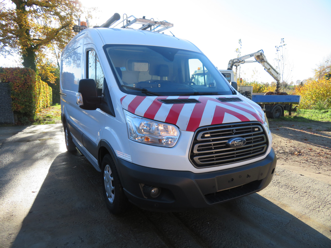 Ford Transit 2.0TDCi - L2H2 - Fourgon utilitaire: photos 1 Ford Transit 2.0TDCi - L2H2 - Fourgon utilitaire: photos 1