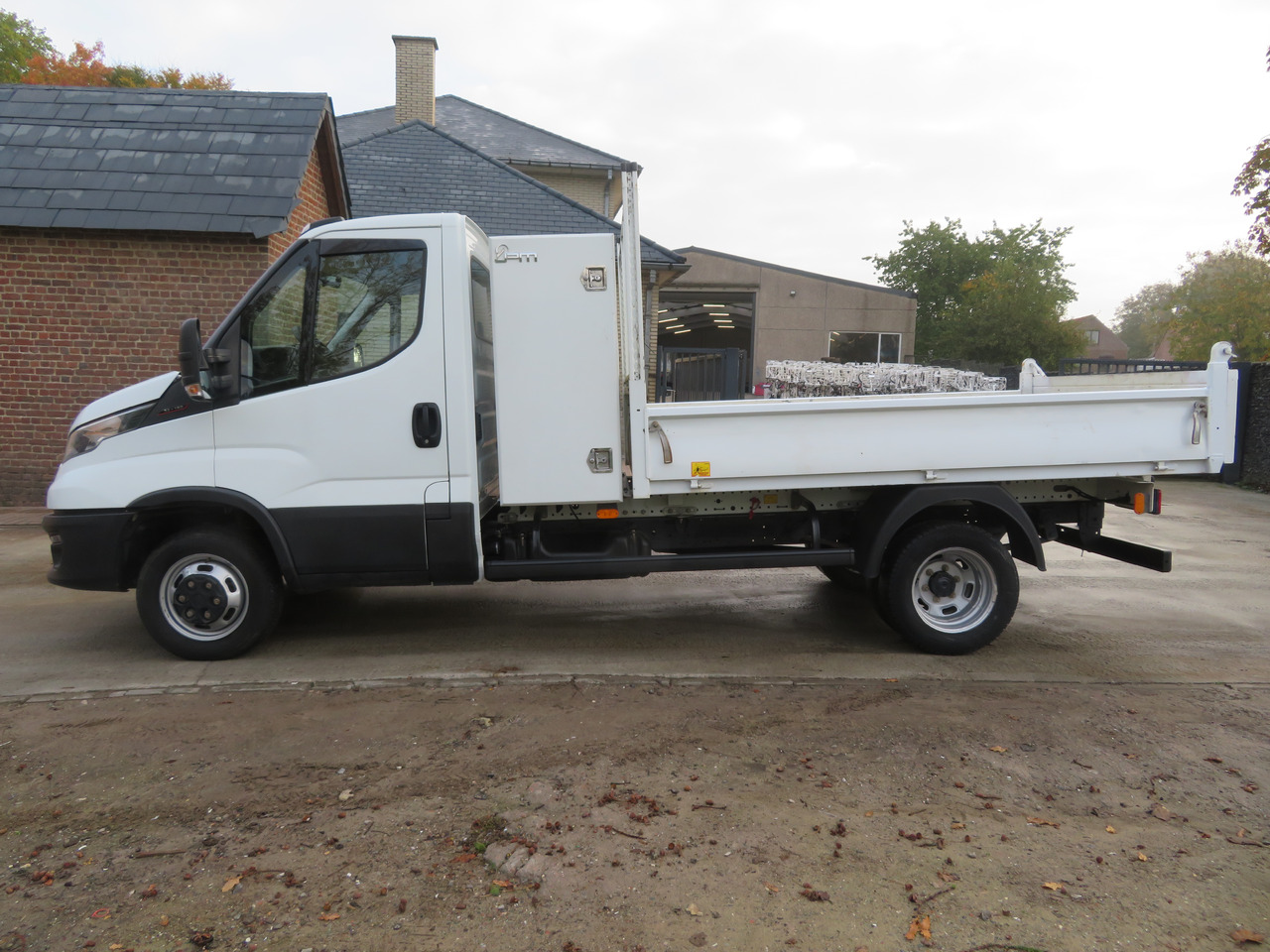 Iveco Daily 35C16 3.0 - L2 - Kipper - Utilitaire benne: photos 4 Iveco Daily 35C16 3.0 - L2 - Kipper - Utilitaire benne: photos 4