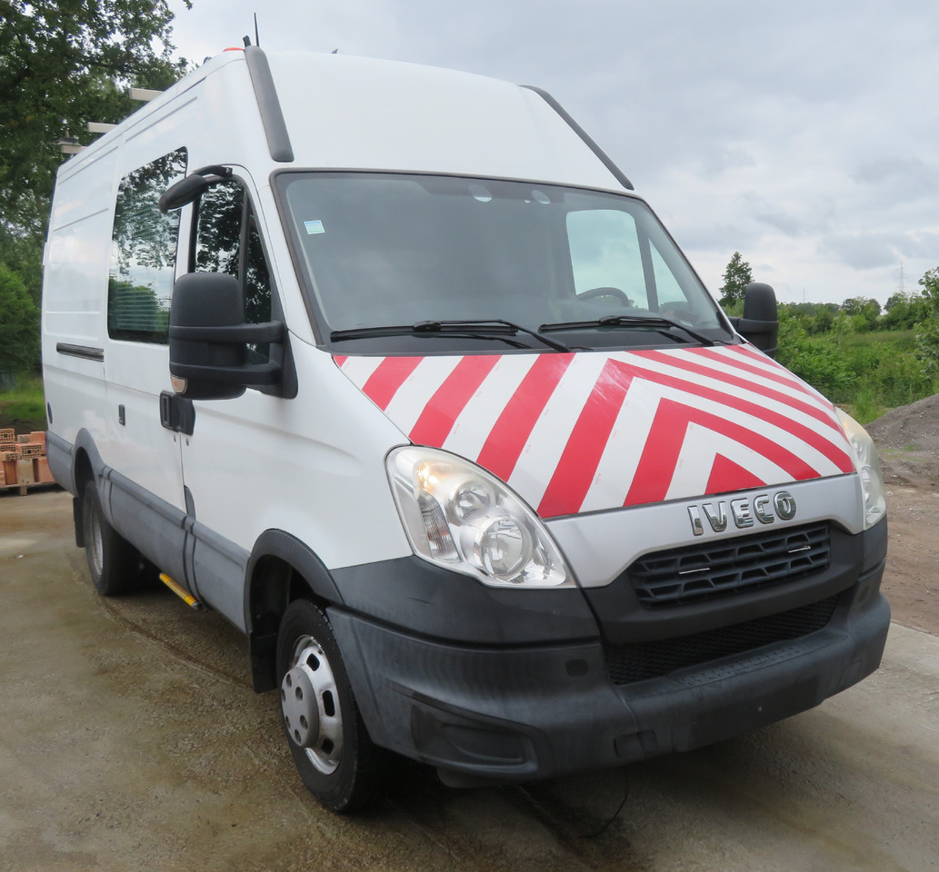 Iveco Daily 50C15 - 4X2 - Fourgon utilitaire: photos 1 Iveco Daily 50C15 - 4X2 - Fourgon utilitaire: photos 1