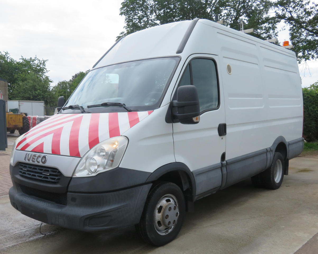 Iveco Daily 50C15 - 4X2 - Fourgon utilitaire: photos 3 Iveco Daily 50C15 - 4X2 - Fourgon utilitaire: photos 3