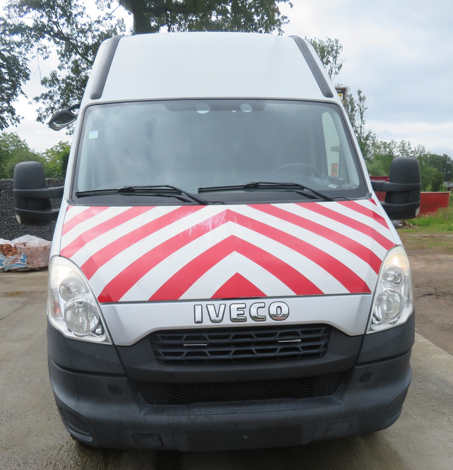 Iveco Daily 50C15 - 4X2 - Fourgon utilitaire: photos 2 Iveco Daily 50C15 - 4X2 - Fourgon utilitaire: photos 2