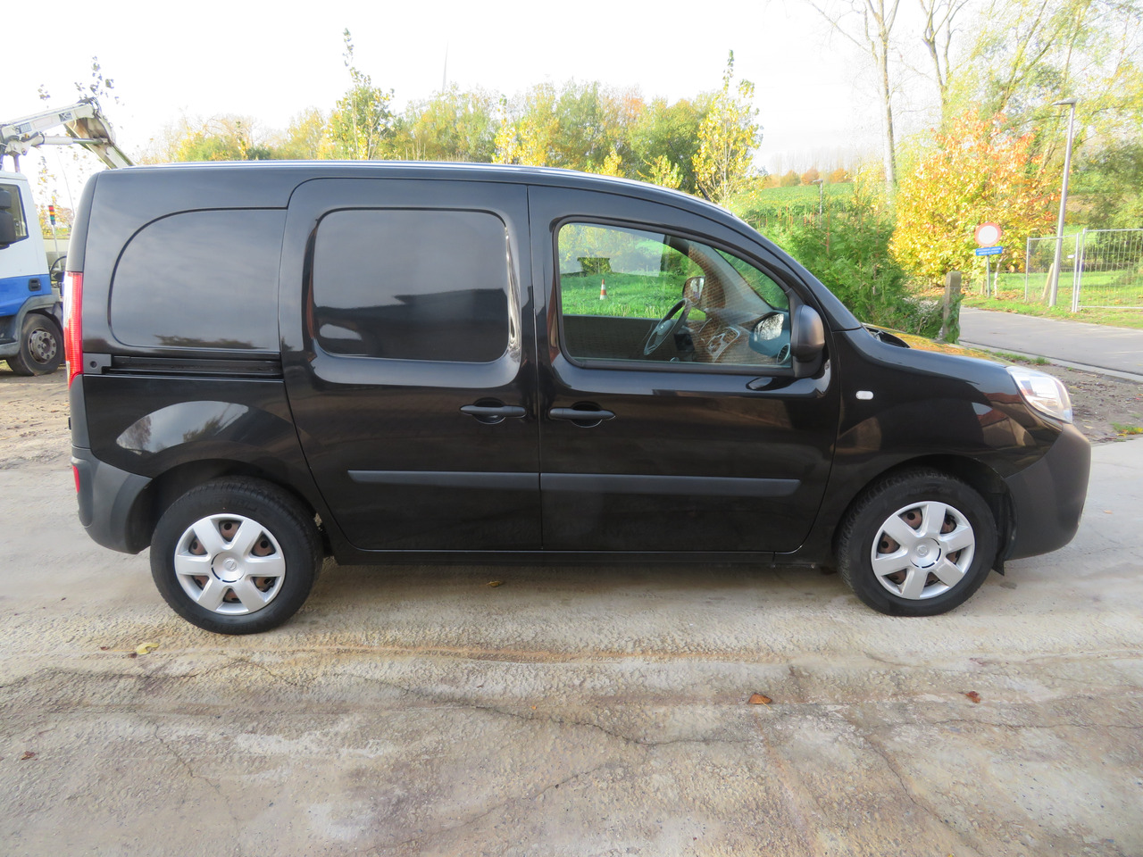 Fourgonnette Nissan NV250 1.5dCi: photos 8 Fourgonnette Nissan NV250 1.5dCi: photos 8