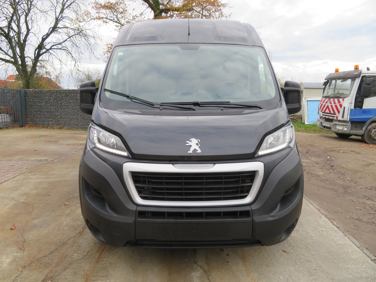 Peugeot Boxer 2.2 BlueHDI L1H2 premium - Fourgonnette: photos 2 Peugeot Boxer 2.2 BlueHDI L1H2 premium - Fourgonnette: photos 2