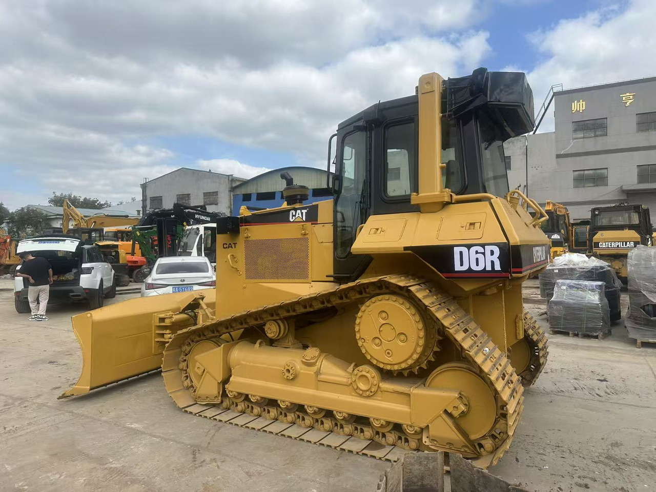 CATERPILLAR D6R Bulldozer Click forDiscount - Bulldozer: photos 1 CATERPILLAR D6R Bulldozer Click forDiscount - Bulldozer: photos 1