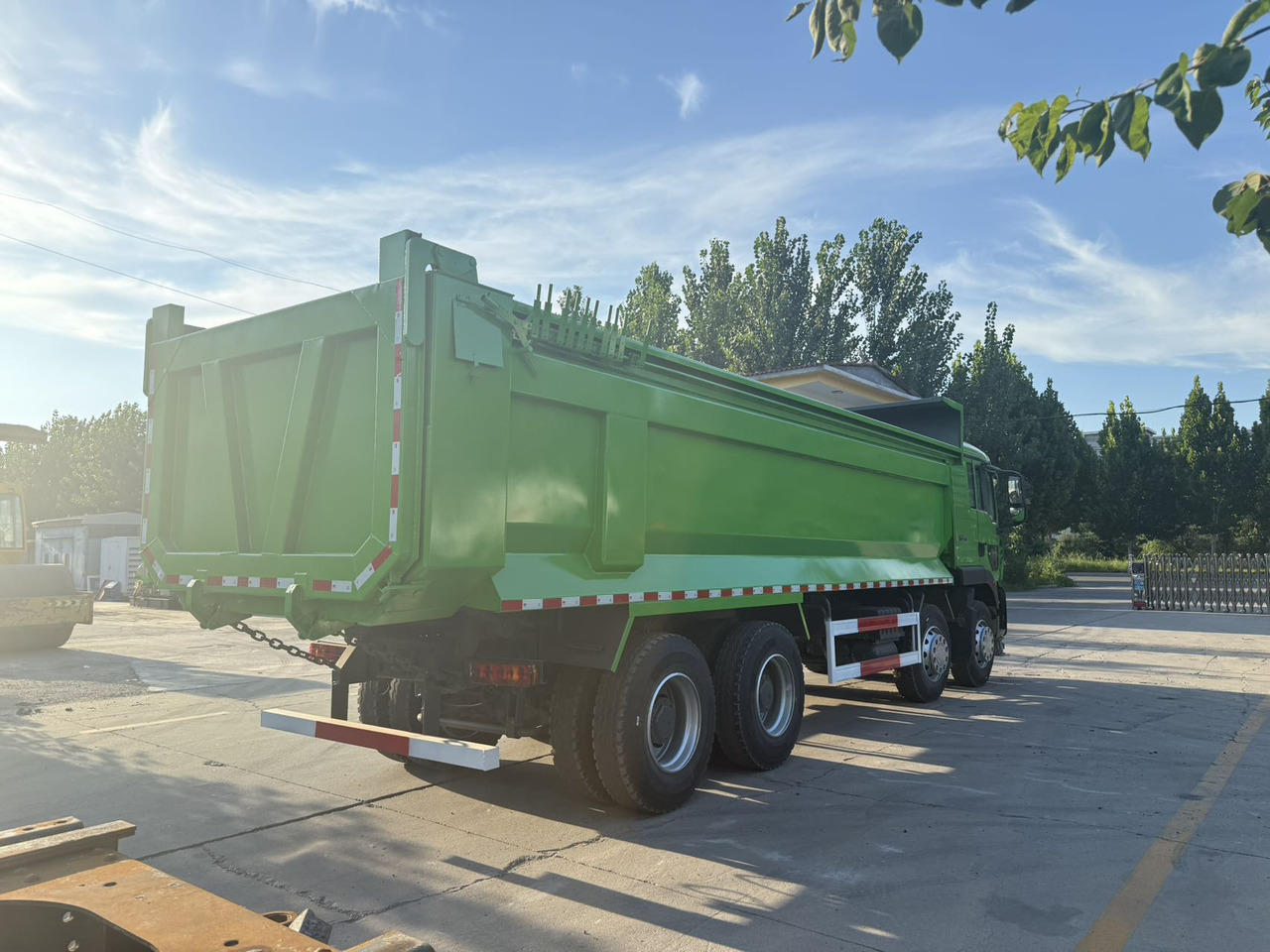 HOWO 8*4 TX Dump Truck Click for Discount - Camion: photos 4 HOWO 8*4 TX Dump Truck Click for Discount - Camion: photos 4