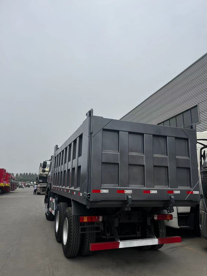 SINOTRUK HOWO Dump Truck 6x4 Click for Discount - Camion: photos 5 SINOTRUK HOWO Dump Truck 6x4 Click for Discount - Camion: photos 5
