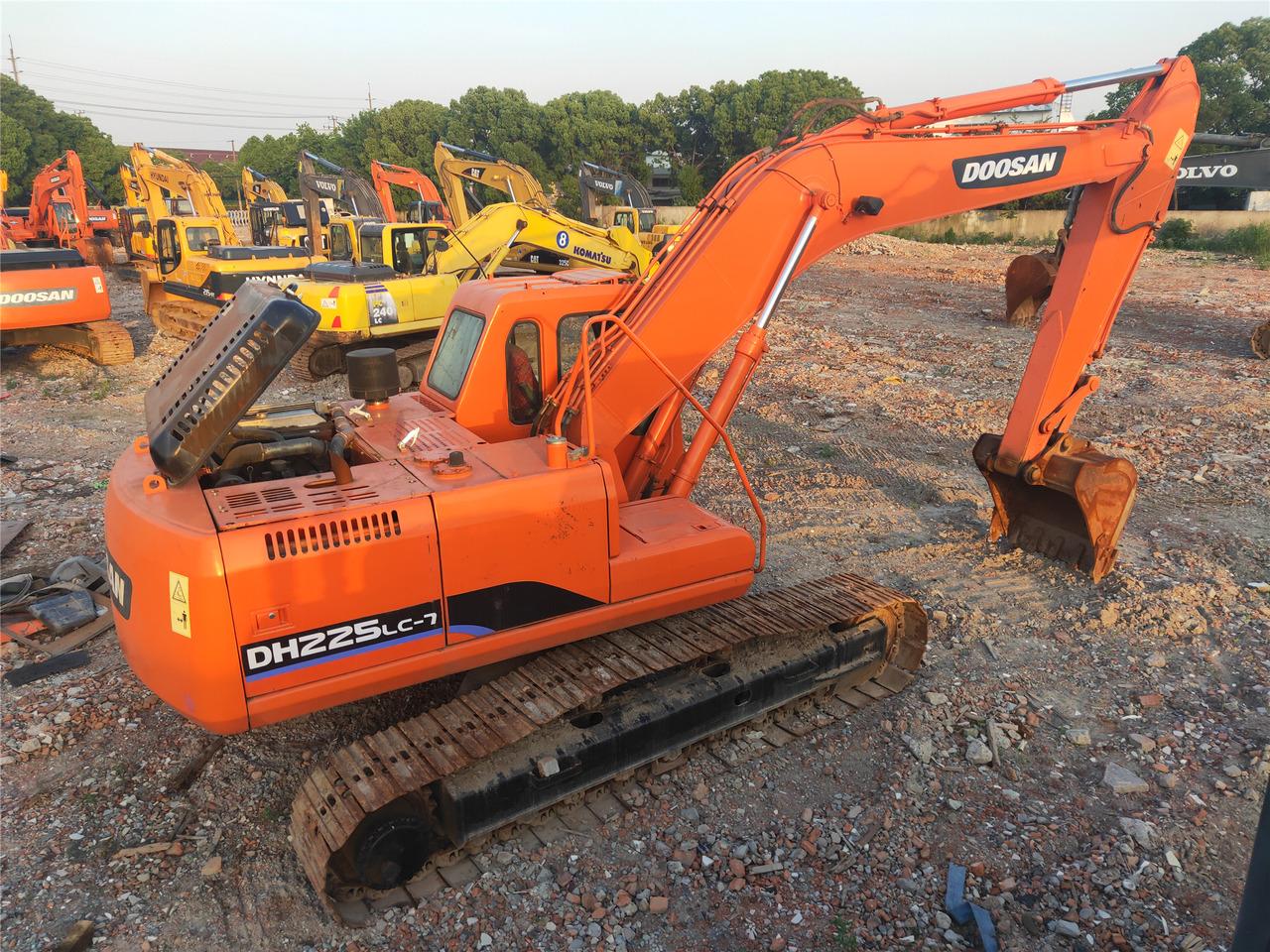 DOOSAN Crawler excavator - Pelle sur chenille: photos 1 DOOSAN Crawler excavator - Pelle sur chenille: photos 1