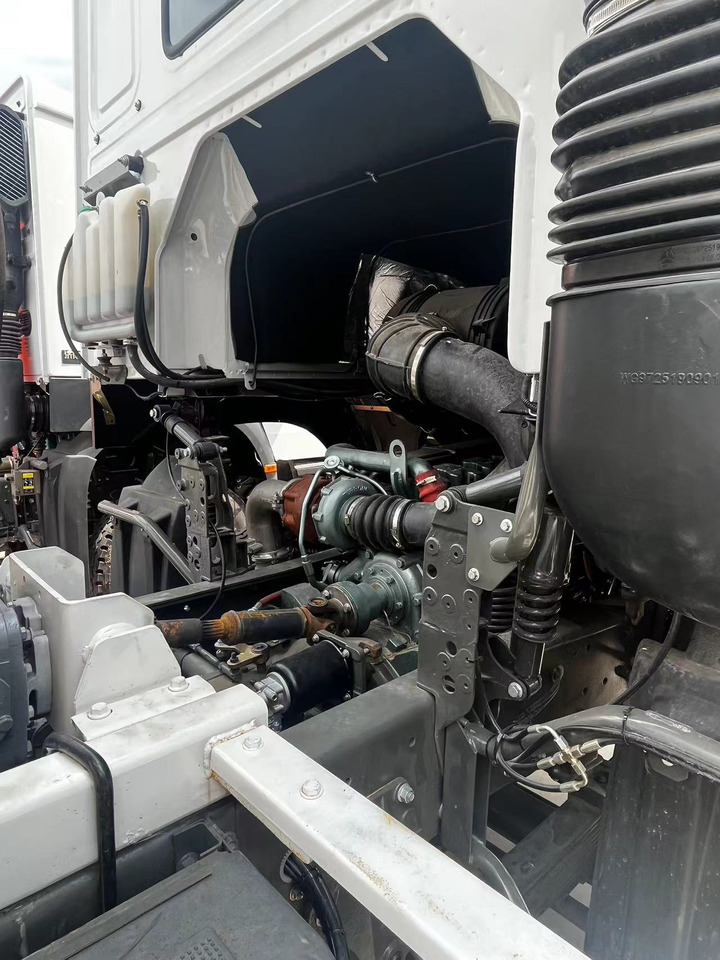 HOWO Cement Mixer Truck 12cube Click Here for Discount - Camion malaxeur: photos 2 HOWO Cement Mixer Truck 12cube Click Here for Discount - Camion malaxeur: photos 2