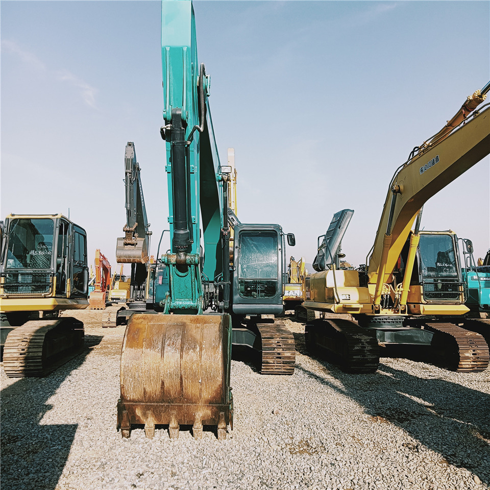 KOBELCO SK200D - Pelle sur chenille: photos 3 KOBELCO SK200D - Pelle sur chenille: photos 3