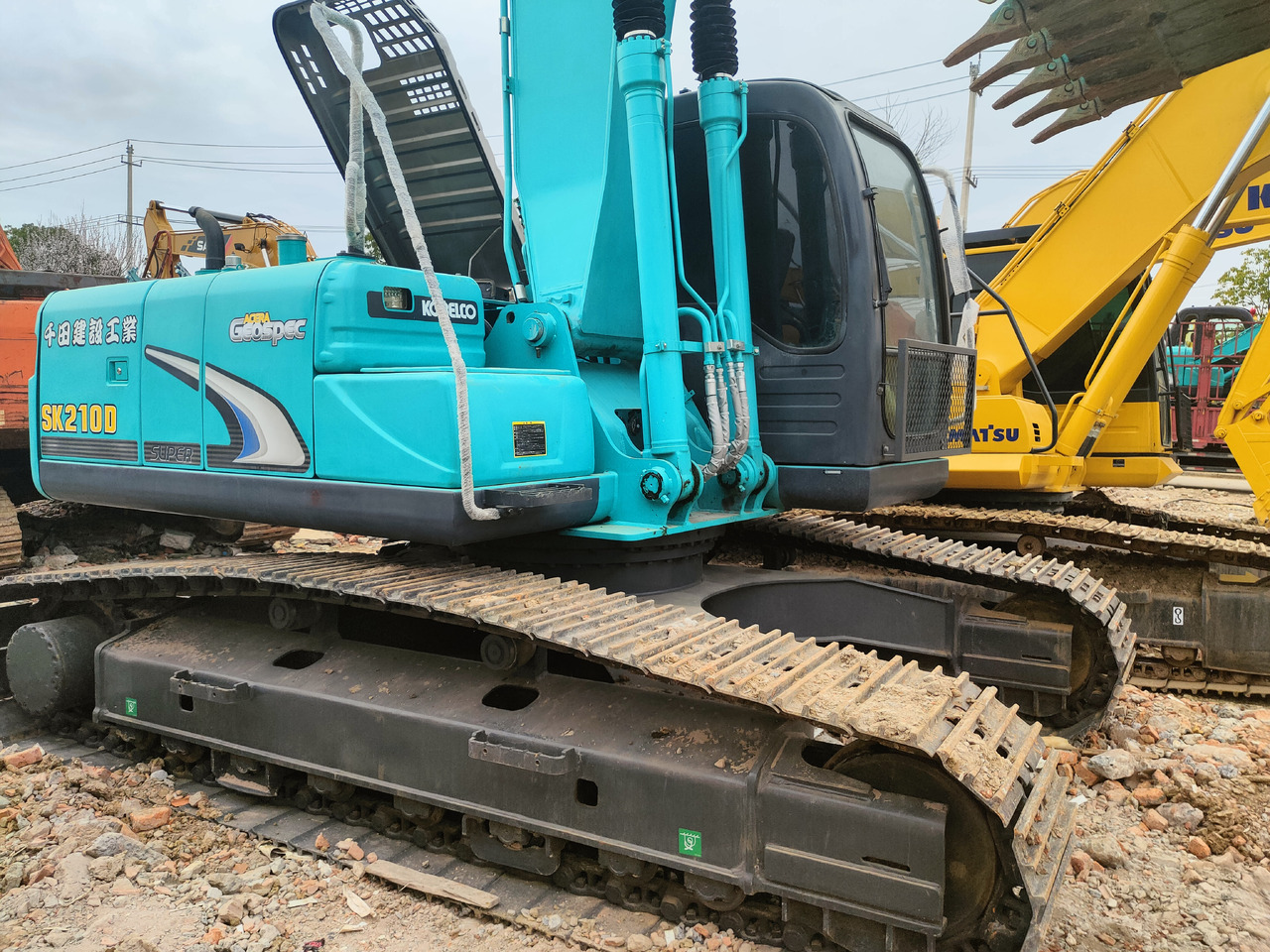 KOBELCO SK210D - Pelle sur chenille: photos 5 KOBELCO SK210D - Pelle sur chenille: photos 5
