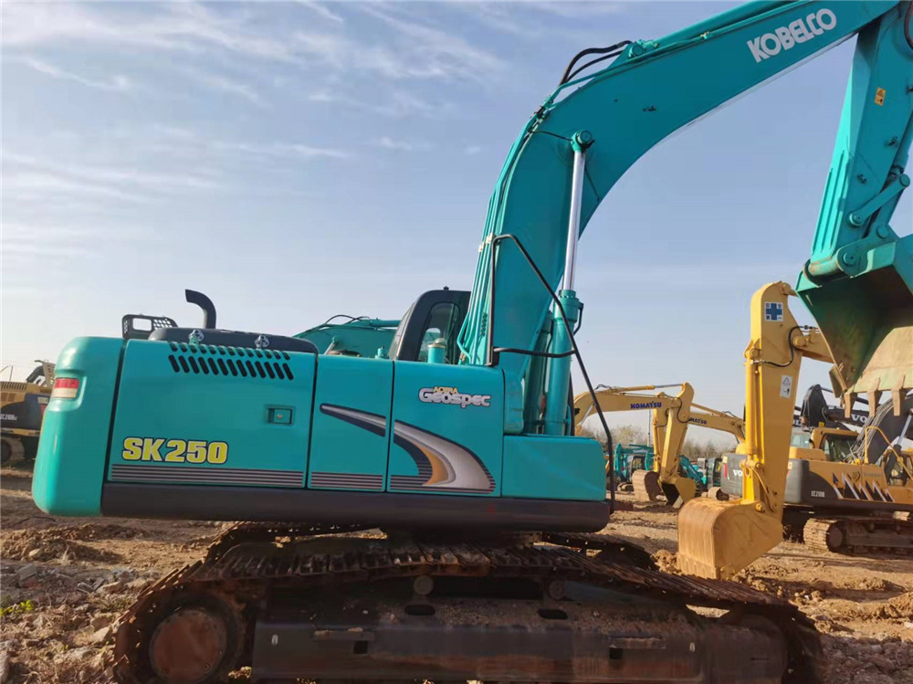 KOBELCO SK250-8 - Pelle sur chenille: photos 4 KOBELCO SK250-8 - Pelle sur chenille: photos 4