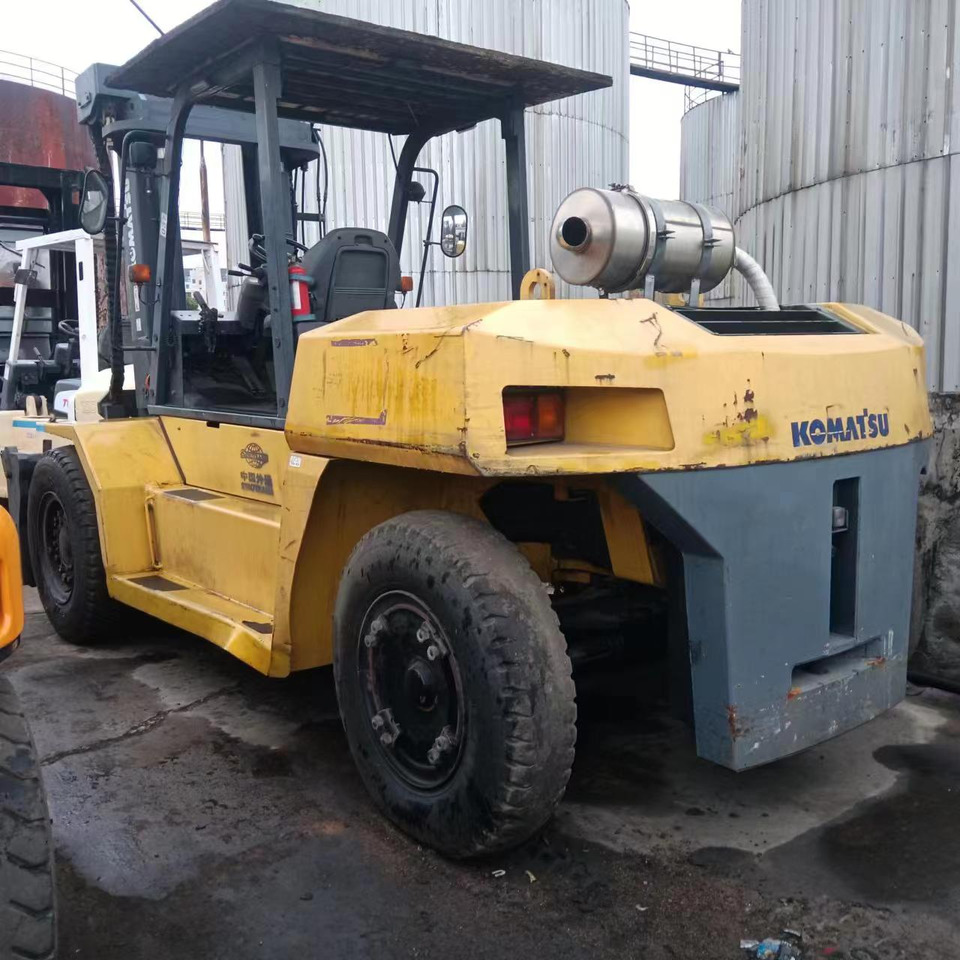 KOMATSU FD150 - Chariot élévateur diesel: photos 4 KOMATSU FD150 - Chariot élévateur diesel: photos 4