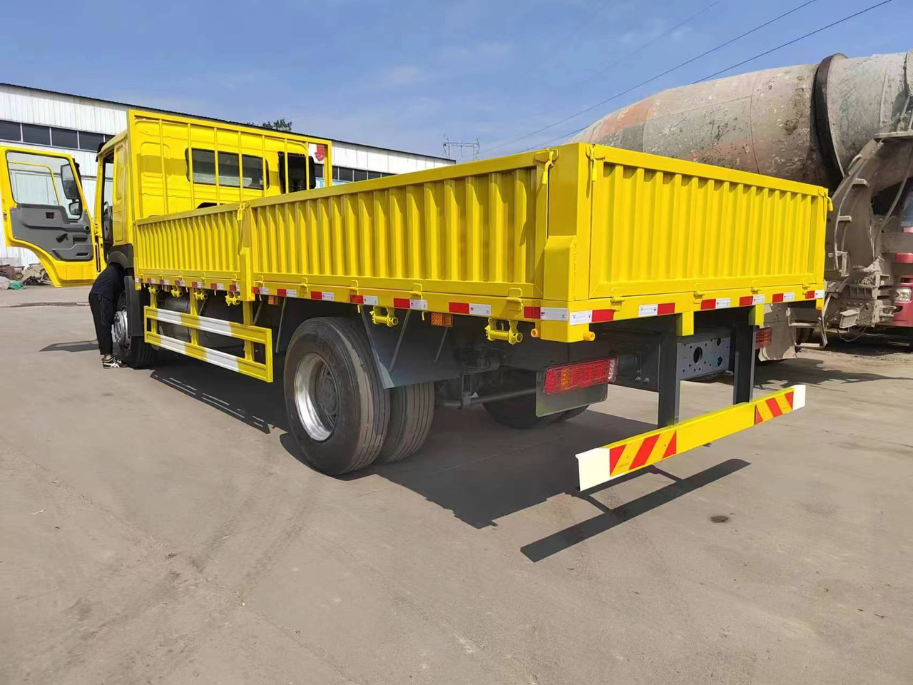 SINOTRUK HOWO 336HP Dump Truck - crédit-bail SINOTRUK HOWO 336HP Dump Truck: photos 7