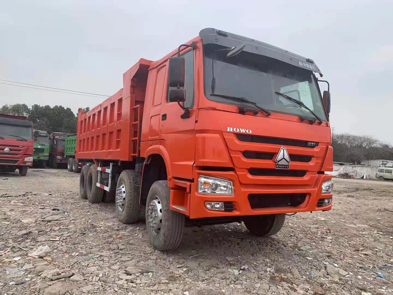 SINOTRUK HOWO 371 8X4 CLICK HERE FOR DISCOUNT - Camion benne: photos 2 SINOTRUK HOWO 371 8X4 CLICK HERE FOR DISCOUNT - Camion benne: photos 2