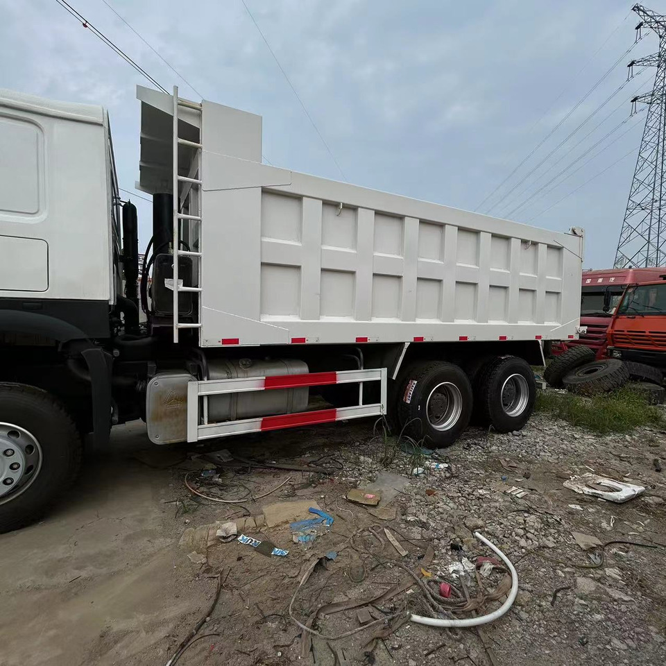 SINOTRUK HOWO 6x4 Dump Truck Click for Discount - Camion benne: photos 3 SINOTRUK HOWO 6x4 Dump Truck Click for Discount - Camion benne: photos 3