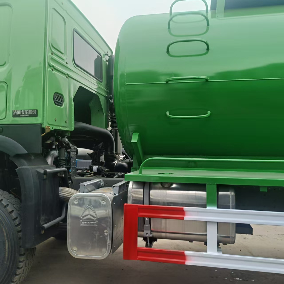 Camion hydrocureur SINOTRUK HOWO Sewage Suction Truck 6*4 Click Here for Discount: photos 6 Camion hydrocureur SINOTRUK HOWO Sewage Suction Truck 6*4 Click Here for Discount: photos 6