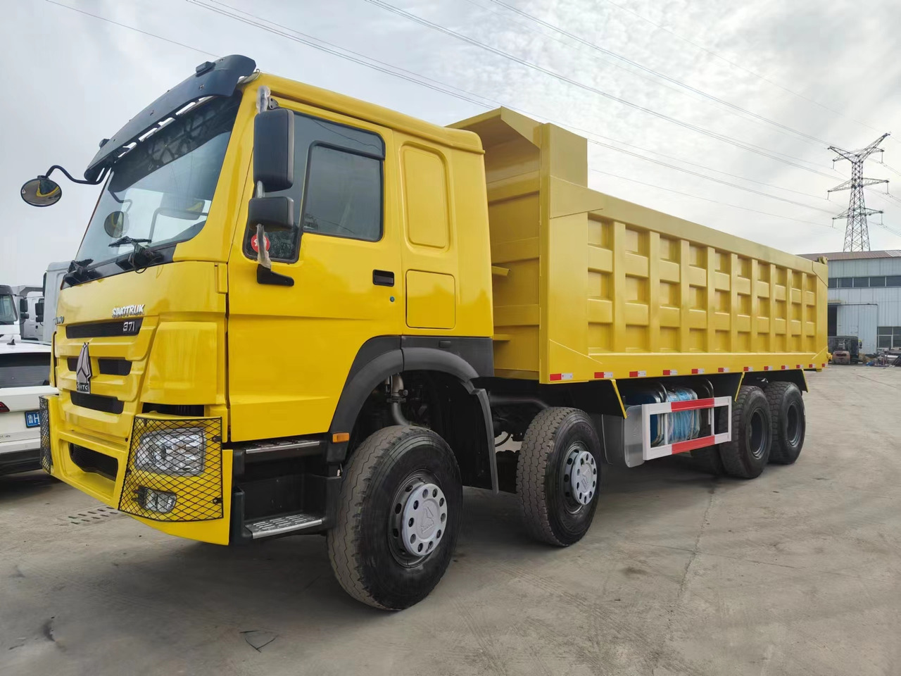 Sino HOWO 8x4 Dump Truck Click for Discount - Camion benne: photos 1 Sino HOWO 8x4 Dump Truck Click for Discount - Camion benne: photos 1