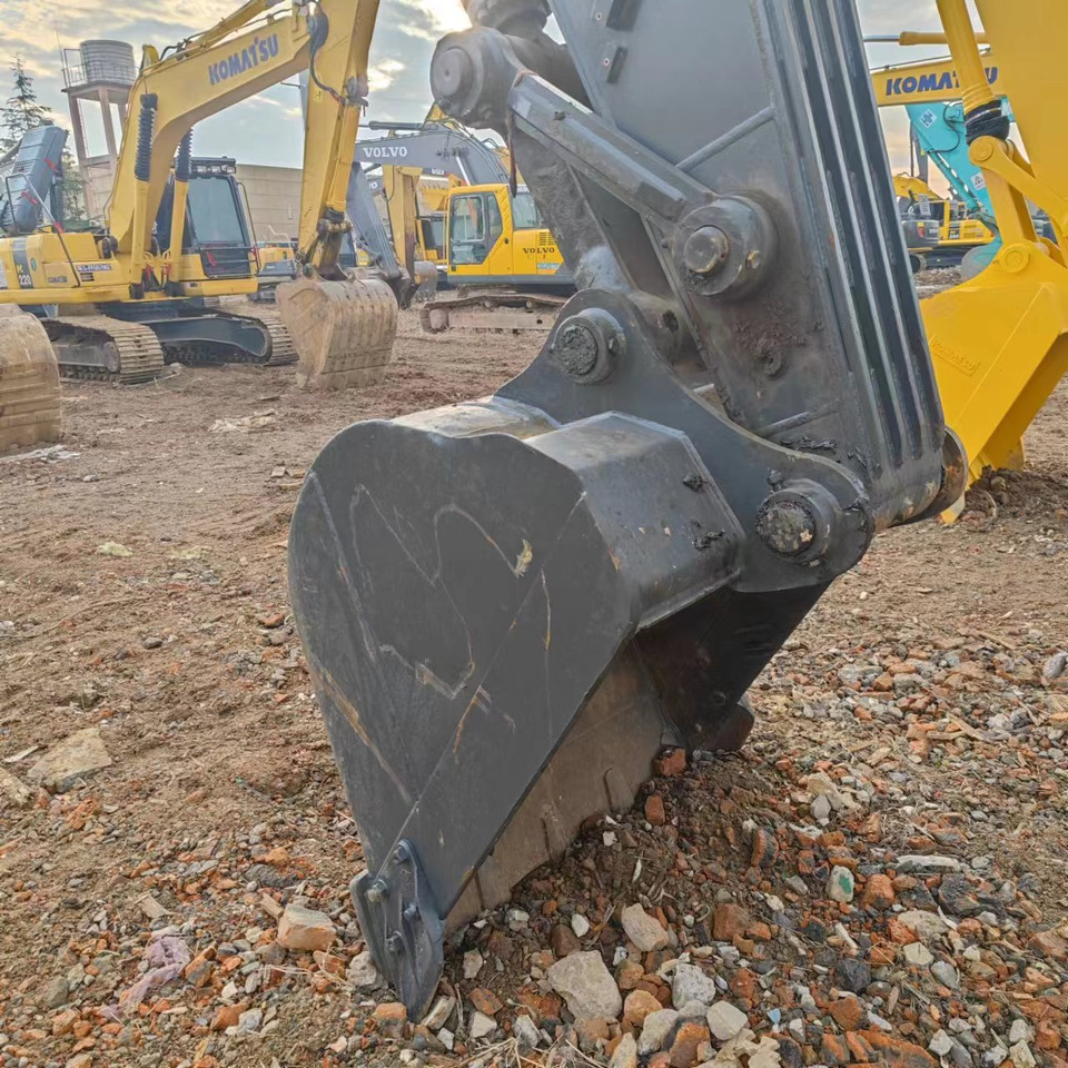 VOLVO Excavator EC240 Click for Discount - Pelle sur chenille: photos 3 VOLVO Excavator EC240 Click for Discount - Pelle sur chenille: photos 3