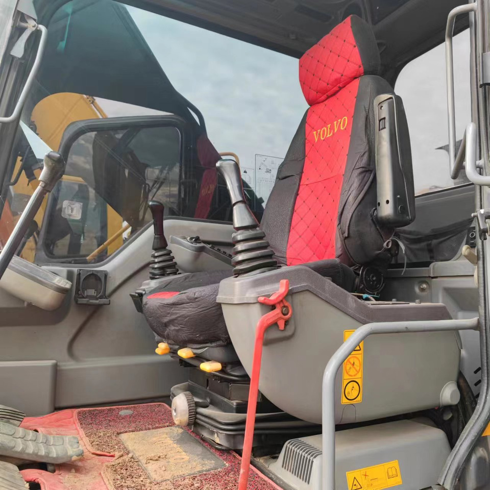 VOLVO Excavator EC240 Click for Discount - Pelle sur chenille: photos 4 VOLVO Excavator EC240 Click for Discount - Pelle sur chenille: photos 4