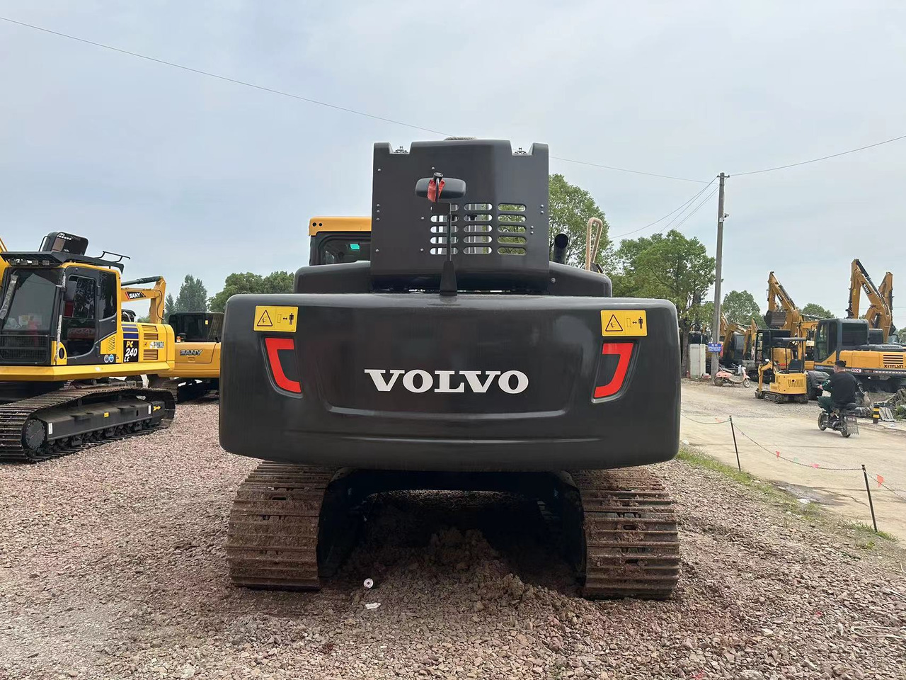 VOLVO Excavator EC240D Cilck for Discount - Pelle sur chenille: photos 5 VOLVO Excavator EC240D Cilck for Discount - Pelle sur chenille: photos 5
