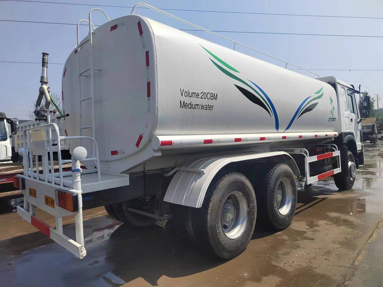 HOWO Water Tanker Click Here for Discount - Véhicule de voirie/ Spécial: photos 3 HOWO Water Tanker Click Here for Discount - Véhicule de voirie/ Spécial: photos 3