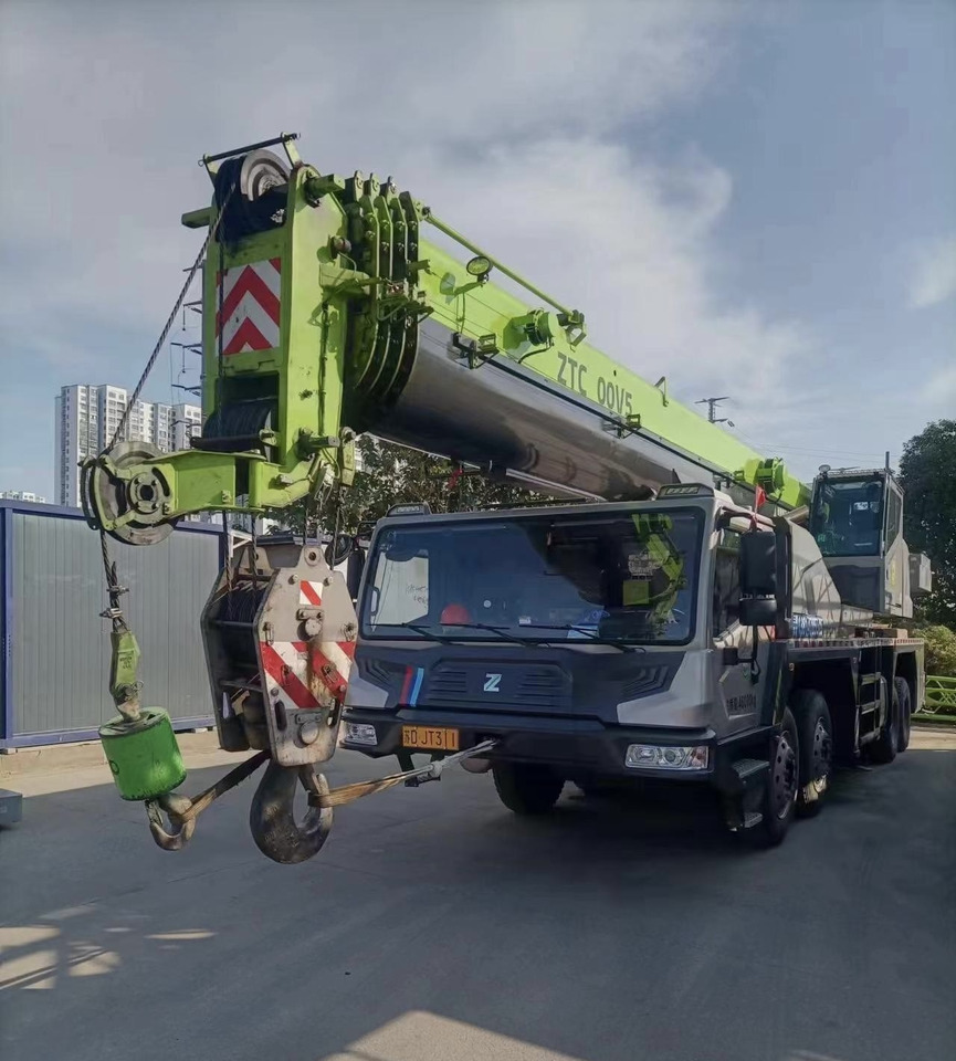 ZOOMLION Crane ZTC700V562-1 - Grue: photos 2 ZOOMLION Crane ZTC700V562-1 - Grue: photos 2
