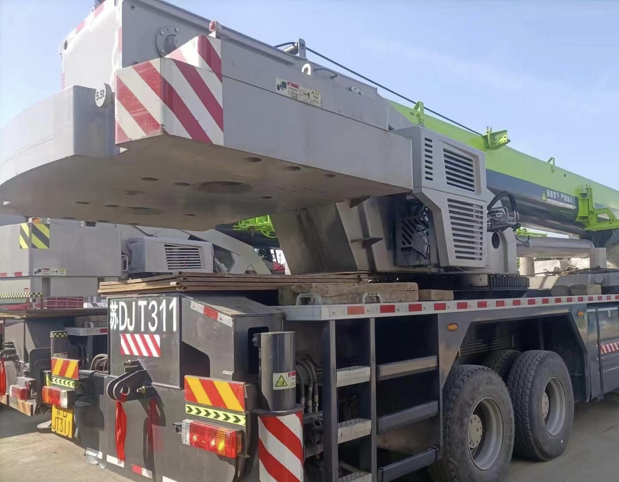 ZOOMLION Crane ZTC700V562-1 - Grue: photos 4 ZOOMLION Crane ZTC700V562-1 - Grue: photos 4