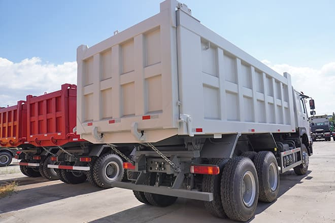 Camion benne pour transport de matériaux granulaires neuf SINOTRUK Howo 6x4 New Tipper Trucks for Sale in Mauritania: photos 6 Camion benne pour transport de matériaux granulaires neuf SINOTRUK Howo 6x4 New Tipper Trucks for Sale in Mauritania: photos 6