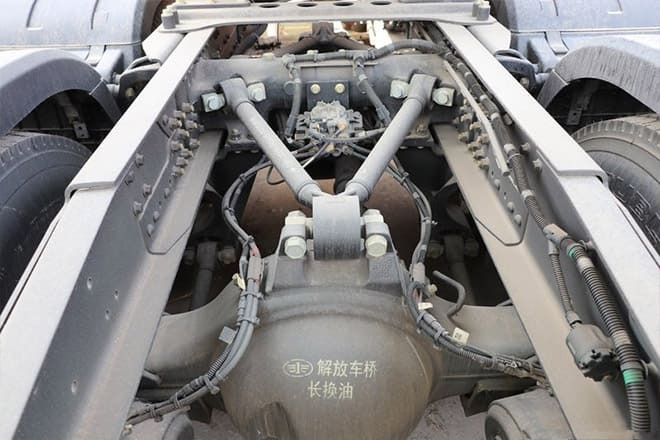 FAW Faw J6P 6X4 Tractor Head for Sale in Angola - Tracteur routier: photos 4 FAW Faw J6P 6X4 Tractor Head for Sale in Angola - Tracteur routier: photos 4