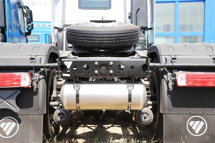 FOTON Foton 6x4 Tractor Head for Sale in Tanzania - Tracteur routier: photos 5 FOTON Foton 6x4 Tractor Head for Sale in Tanzania - Tracteur routier: photos 5
