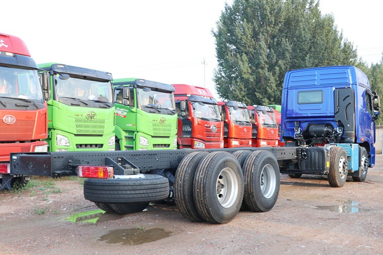 FOTON Foton 8x4 Tractor Head for Sale in Zambia - Tracteur routier: photos 5 FOTON Foton 8x4 Tractor Head for Sale in Zambia - Tracteur routier: photos 5