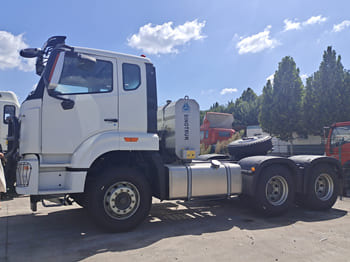SINOTRUK Sinotruck for sale for Sale in Malawi - Tracteur routier: photos 2 SINOTRUK Sinotruck for sale for Sale in Malawi - Tracteur routier: photos 2