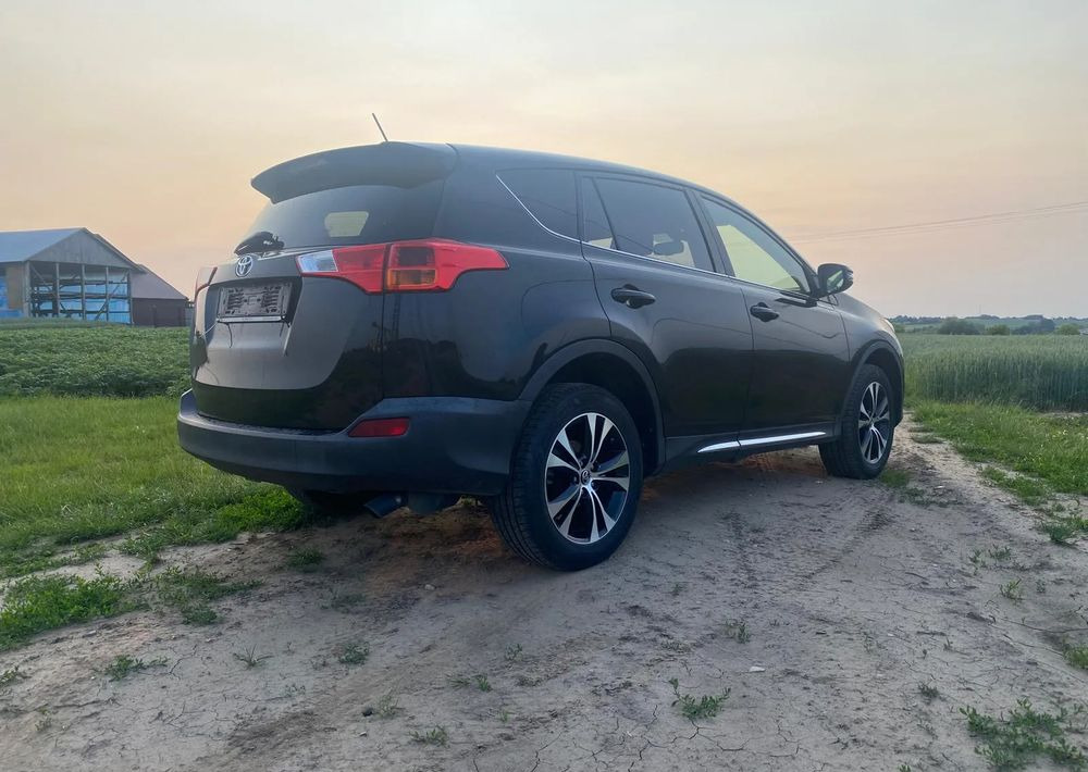Toyota RAV4 2.0 D-4D 4x4 - SUV: photos 1 Toyota RAV4 2.0 D-4D 4x4 - SUV: photos 1