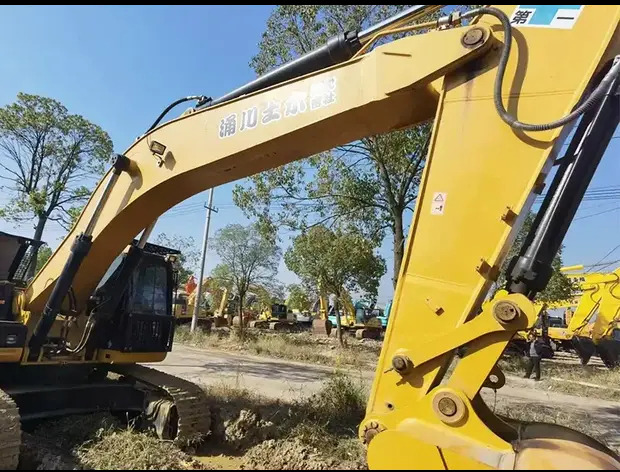 Pelle sur chenille 2023 Caterpillar 330D: photos 9