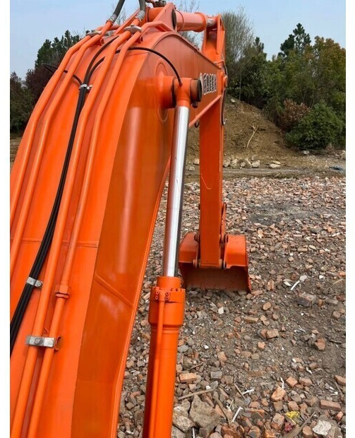 Pelle sur chenille 2023 Hitachi ZX240-3: photos 8