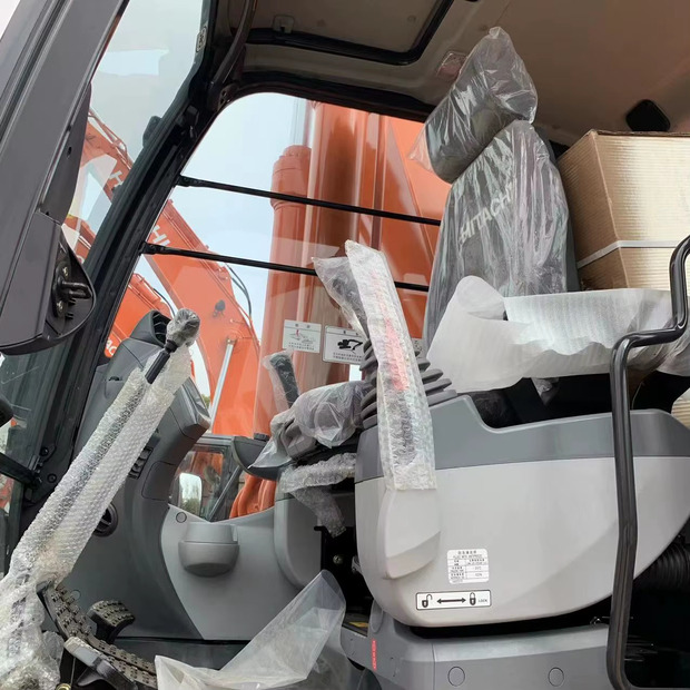 Pelle sur chenille 2023 Hitachi ZX360: photos 6