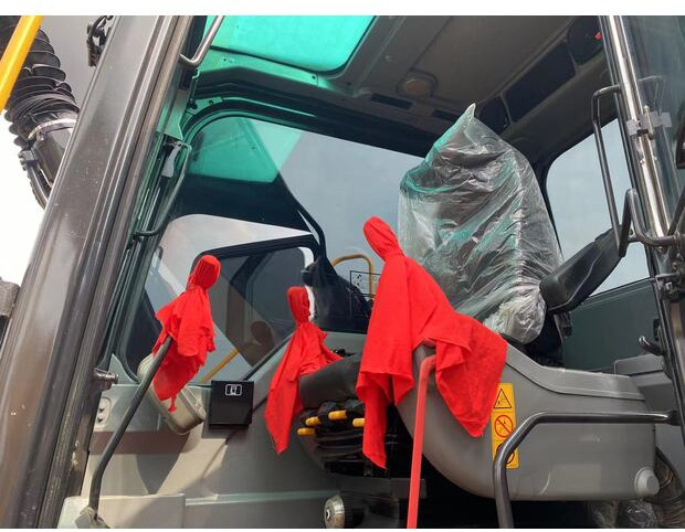 Pelle sur chenille 2023 Volvo EC210: photos 13
