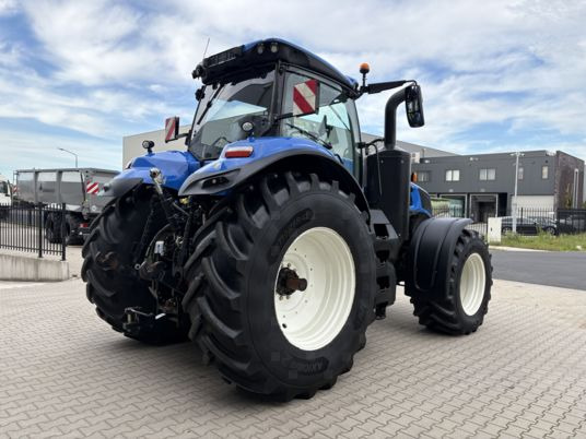 NEW HOLLAND New Holland T8.350 PLMi Genesis - Tracteur agricole: photos 3 NEW HOLLAND New Holland T8.350 PLMi Genesis - Tracteur agricole: photos 3