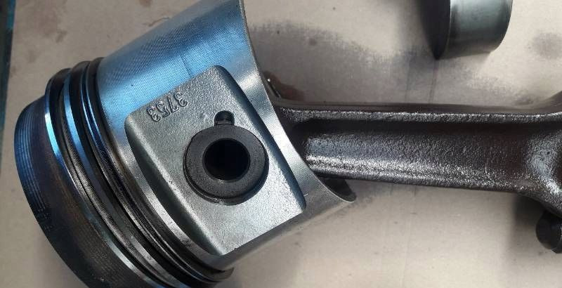 SILNIK DEUTZ F4L1011 TŁOK KOMPLETNY - Moteur pour Camion: photos 3 SILNIK DEUTZ F4L1011 TŁOK KOMPLETNY - Moteur pour Camion: photos 3