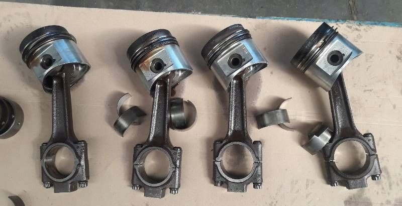 SILNIK DEUTZ F4L1011 TŁOK KOMPLETNY - Moteur pour Camion: photos 1 SILNIK DEUTZ F4L1011 TŁOK KOMPLETNY - Moteur pour Camion: photos 1