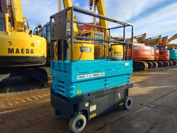 AIRMAN ENTL061 - Nacelle ciseaux: photos 1 AIRMAN ENTL061 - Nacelle ciseaux: photos 1