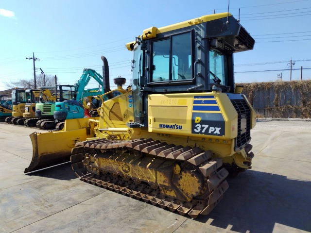 KOMATSU D37PX-23 - Bulldozer: photos 2 KOMATSU D37PX-23 - Bulldozer: photos 2