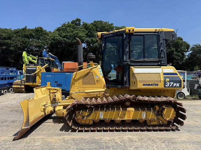 KOMATSU D37PX-23 - Bulldozer: photos 2 KOMATSU D37PX-23 - Bulldozer: photos 2