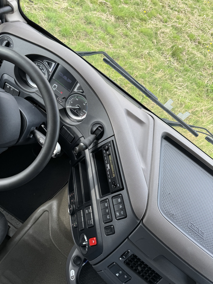 Tracteur routier DAF XF: photos 8