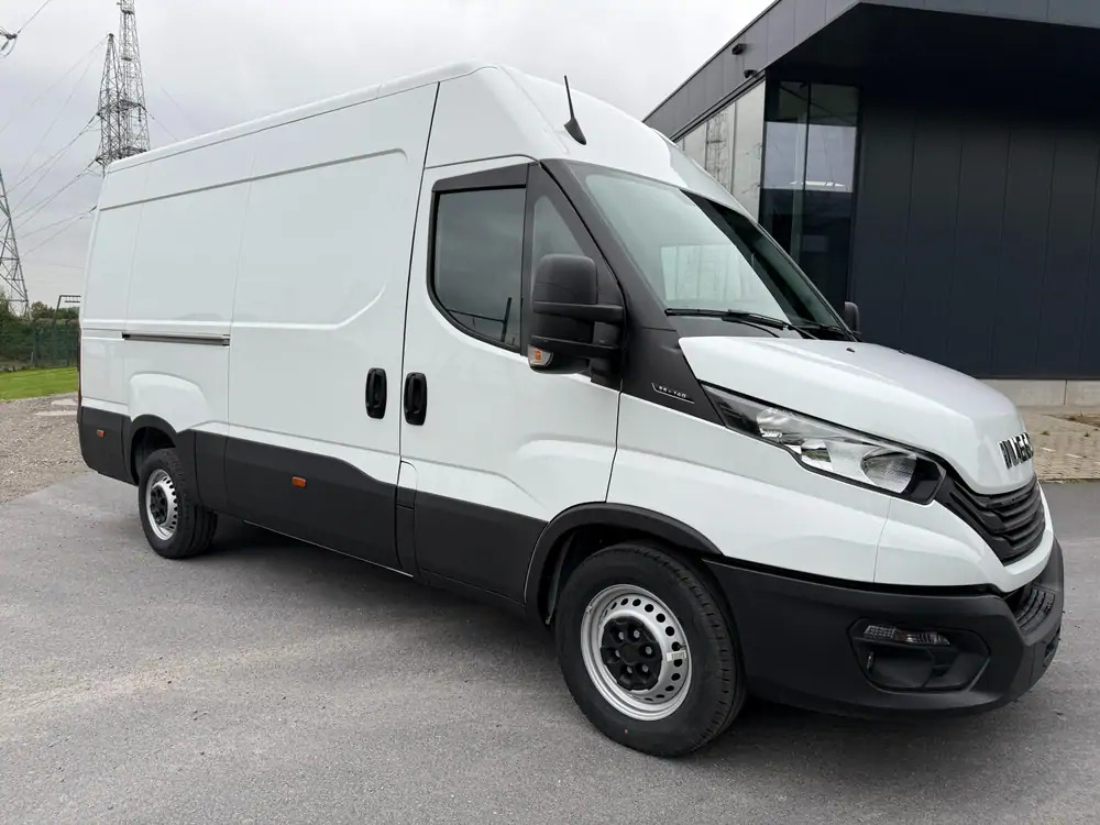 Iveco Daily 35-140 *L2H2*DISPO DE STOCK*Airco*Cruise control - Fourgon utilitaire: photos 2 Iveco Daily 35-140 *L2H2*DISPO DE STOCK*Airco*Cruise control - Fourgon utilitaire: photos 2