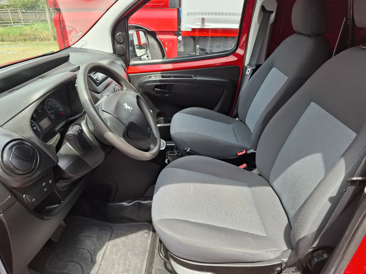 Véhicule utilitaire PEUGEOT Peugeot Bipper 1.3 HDI: photos 14 Véhicule utilitaire PEUGEOT Peugeot Bipper 1.3 HDI: photos 14