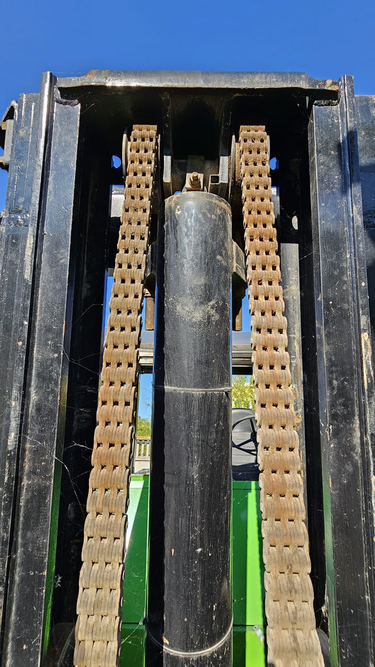 CATERPILLAR V330B - Chariot tout terrain: photos 3 CATERPILLAR V330B - Chariot tout terrain: photos 3