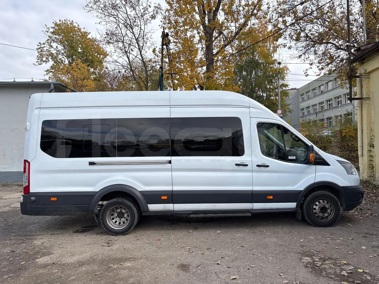 Bus interurbain Ford Transit: photos 11